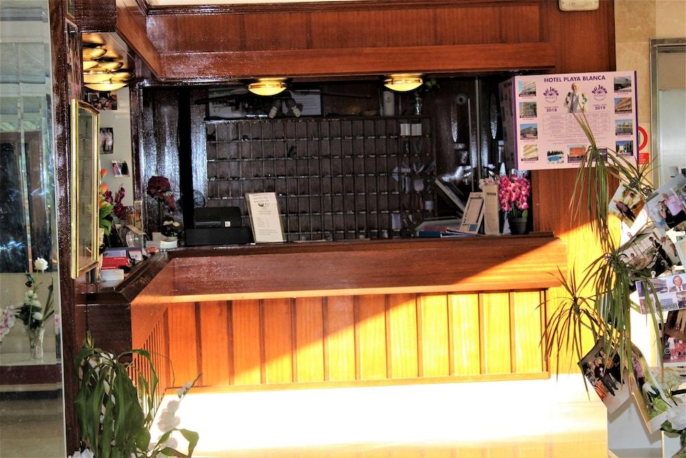 Bj Bei Juan Hostal S'Illot Kültér fotó