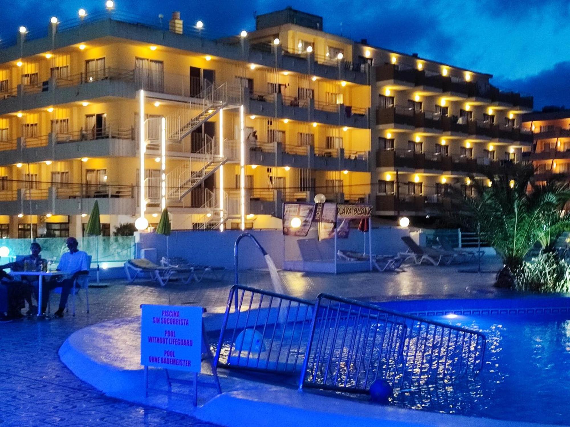 Bj Bei Juan Hostal S'Illot Kültér fotó
